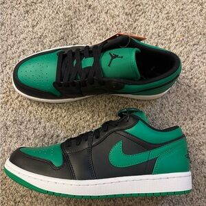 Jordan Men's Emerald and Black Sneakers